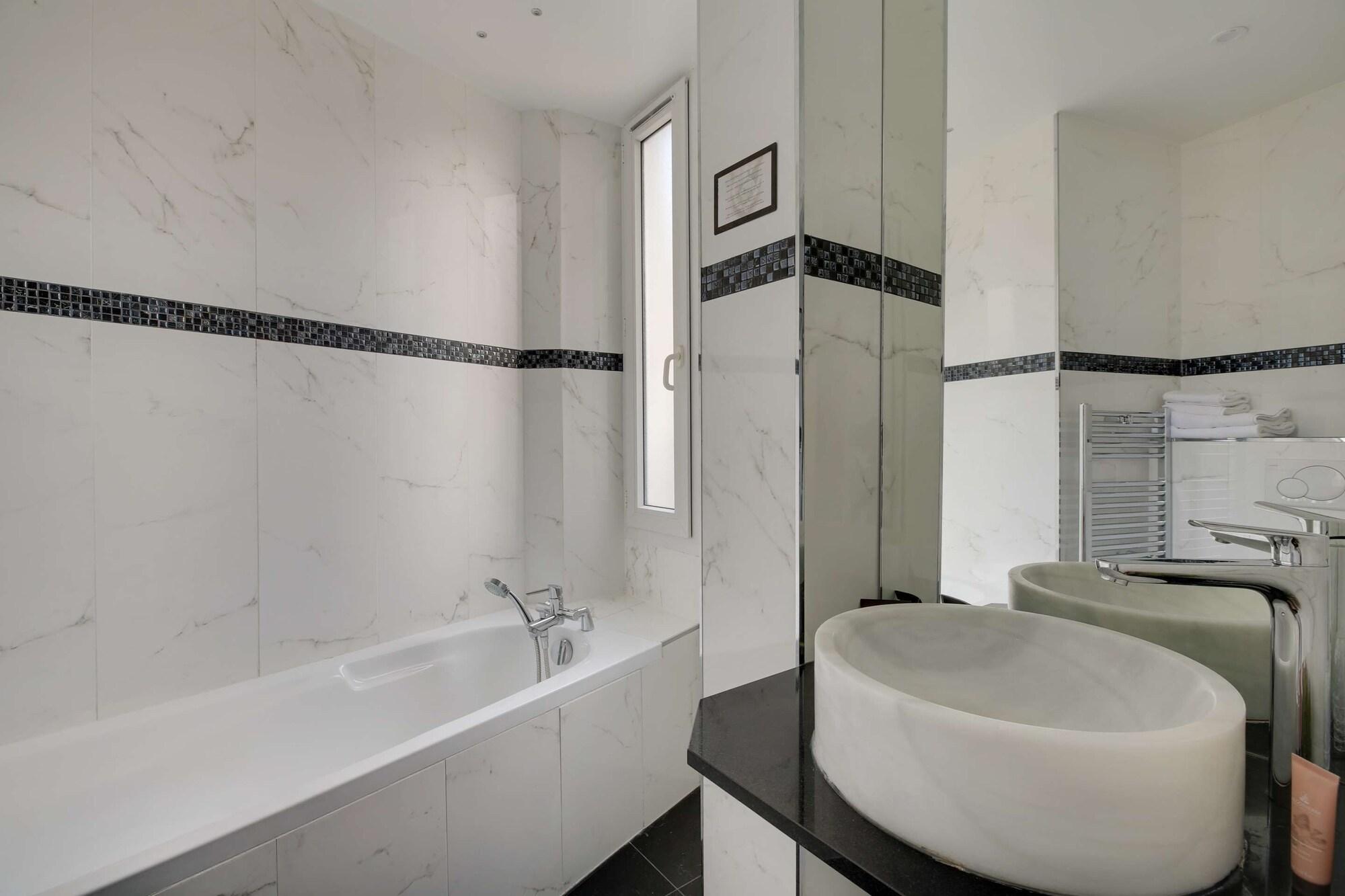 Hotel Riviera Elysees Париж Екстериор снимка