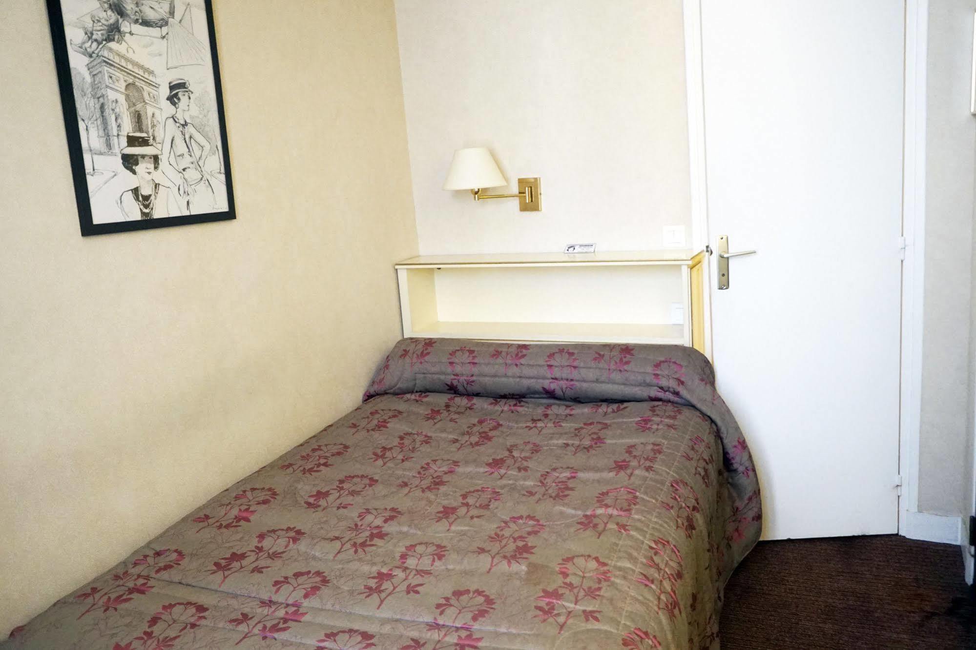 Hotel Riviera Elysees Париж Екстериор снимка