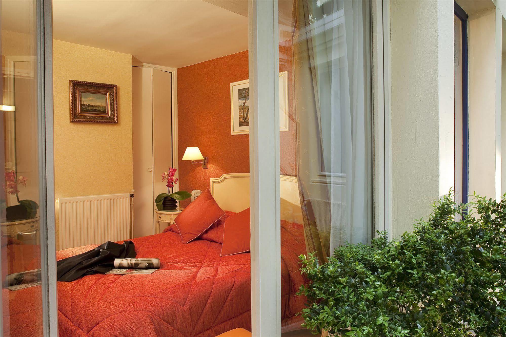 Hotel Riviera Elysees Париж Екстериор снимка